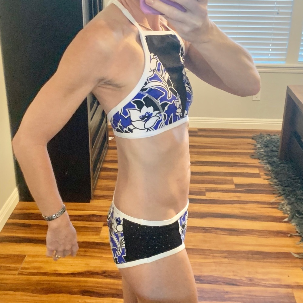 EUC halter bikini. Black Mesh (proliferated) adorb